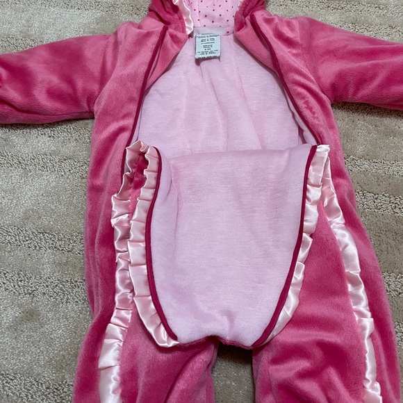 Pink velour ruffle baby snowsuit pram bunting 6-9 months - Picture 3 of 7